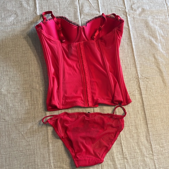 Red Lingerie Set - Picture 2 of 4